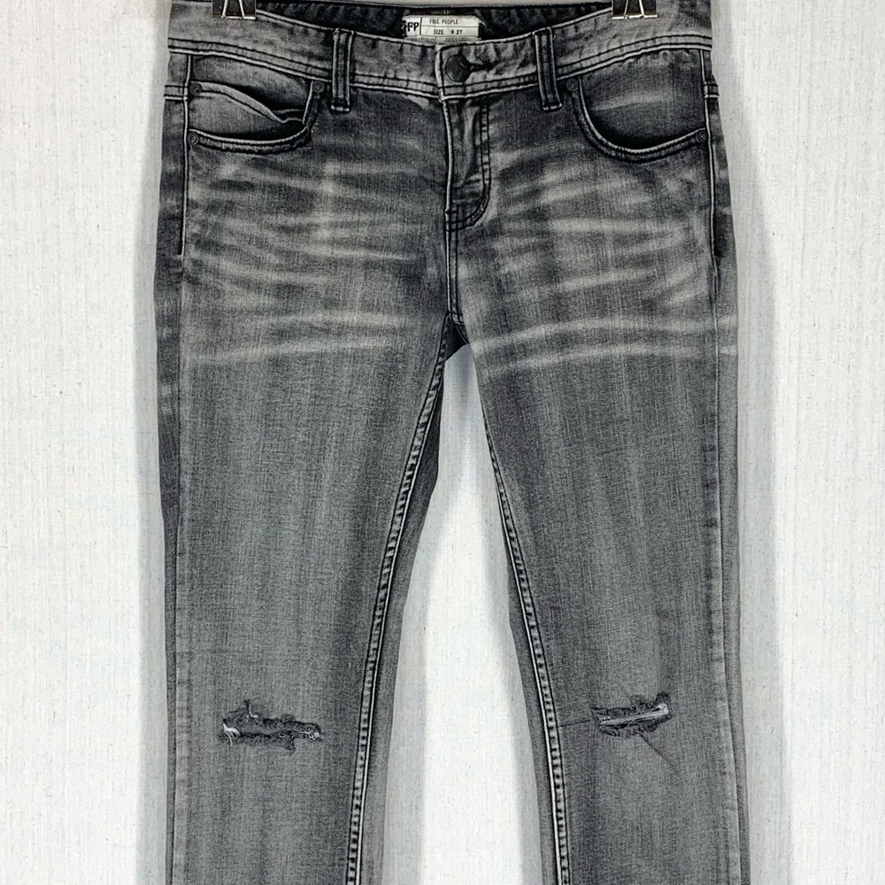 Free People~Women’s‎ Gray Wash Distressed with Holes Skinny Jeans~Sz 27 - Picture 4 of 15
